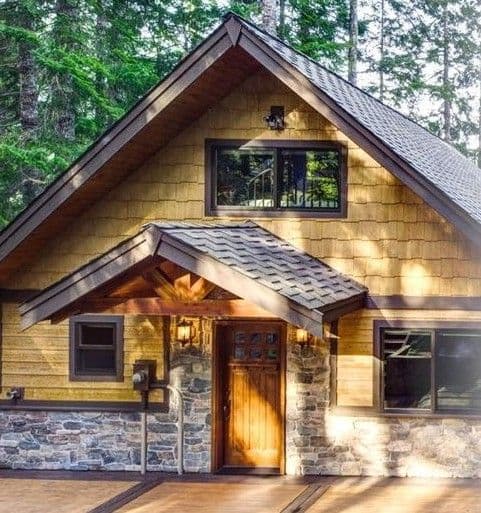 LP SmartSide engineered shake siding installed by Empire Home Remodeling in Milwaukee, WI, showcasing durable, weather-resistant, and energy-efficient exterior design